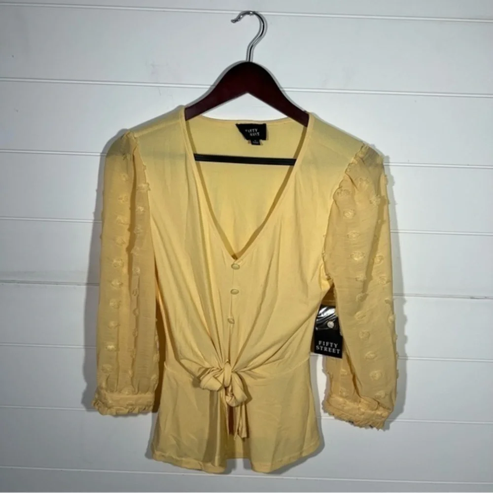 NWT Flowy fifty street top - Picture 1 of 7